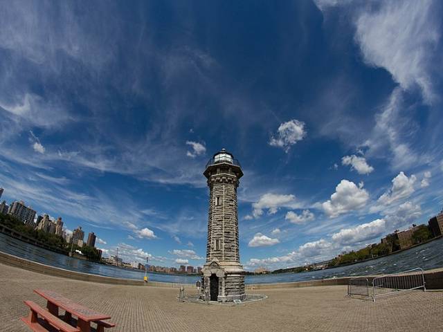Pic of Roosevelt Island Lighthouse